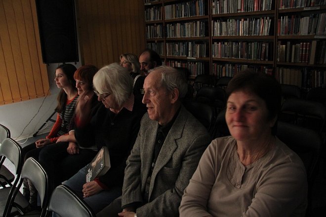 Tadeusz Ross promował swoją książkę w Miejskiej Bibliotece Publicznej [ZDJĘCIA] - zdjęcie #6 - eOstroleka.pl