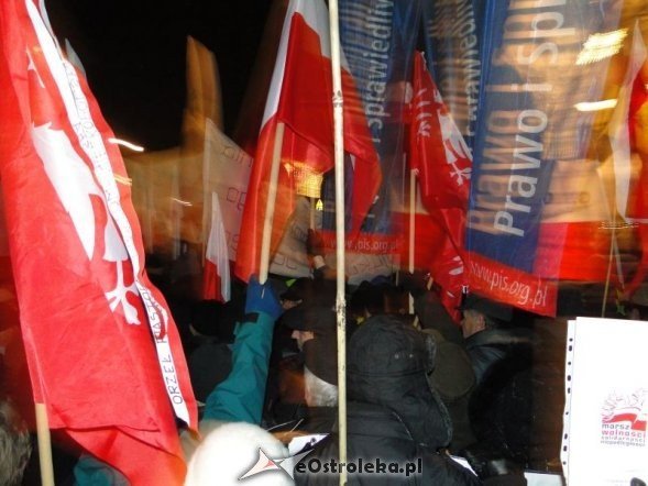 Marsz Wolności, Solidarności i Niepodległości [13.12.2012]  - zdjęcie #10 - eOstroleka.pl