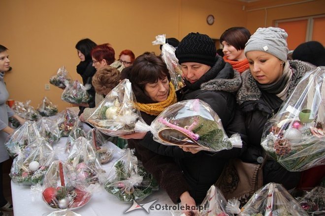 Kiermasz Bożonarodzeniowy z WTZ Motylki [14.12.2012] - zdjęcie #34 - eOstroleka.pl