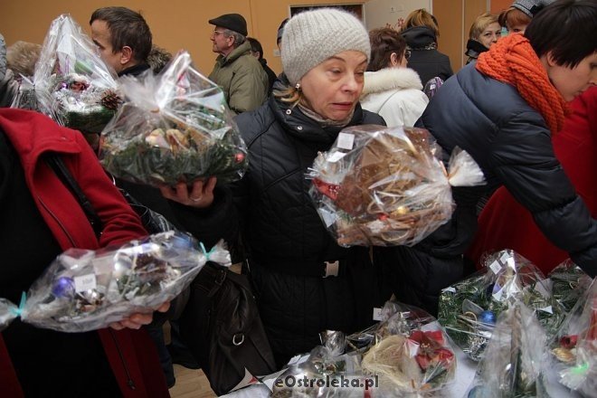 Kiermasz Bożonarodzeniowy z WTZ Motylki [14.12.2012] - zdjęcie #19 - eOstroleka.pl