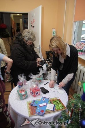 Kiermasz Bożonarodzeniowy z WTZ Motylki [14.12.2012] - zdjęcie #3 - eOstroleka.pl