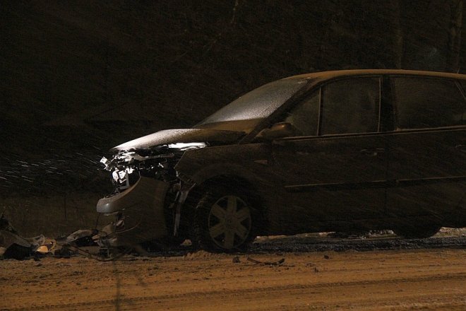 Ulica Goworowska: Czołowe zderzenie dwóch aut [15 XII 2012] - zdjęcie #7 - eOstroleka.pl