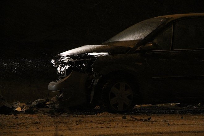 Ulica Goworowska: Czołowe zderzenie dwóch aut [15 XII 2012] - zdjęcie #7 - eOstroleka.pl