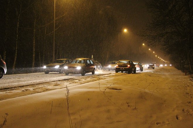 Ulica Goworowska: Czołowe zderzenie dwóch aut [15 XII 2012] - zdjęcie #10 - eOstroleka.pl