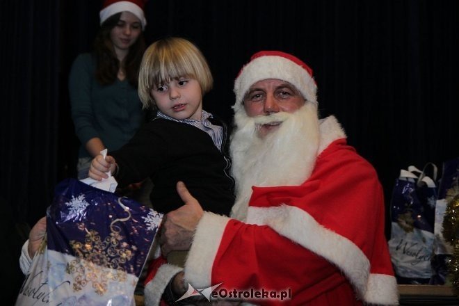 Mikołajki Pomocnej dłoni [16.12.2012] - zdjęcie #34 - eOstroleka.pl
