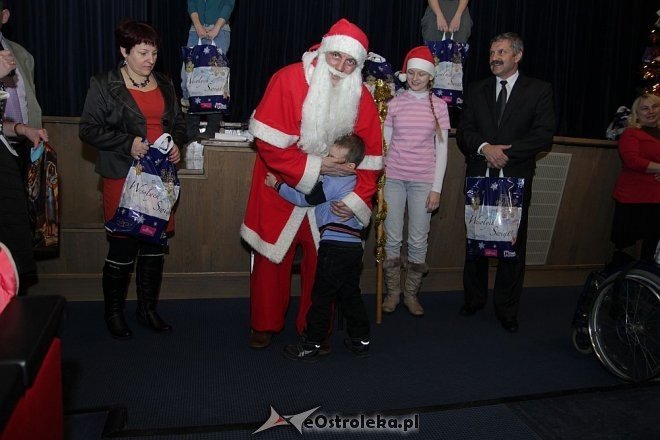 Mikołajki Pomocnej dłoni [16.12.2012] - zdjęcie #20 - eOstroleka.pl