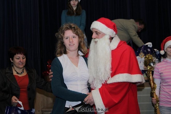 Mikołajki Pomocnej dłoni [16.12.2012] - zdjęcie #12 - eOstroleka.pl