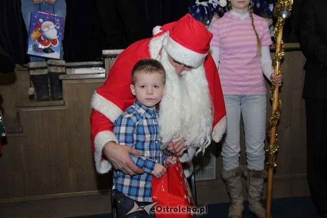 Mikołajki Pomocnej dłoni [16.12.2012] - zdjęcie #8 - eOstroleka.pl