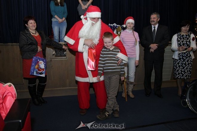 Mikołajki Pomocnej dłoni [16.12.2012] - zdjęcie #6 - eOstroleka.pl