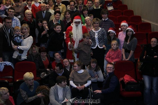 Mikołajki Pomocnej dłoni [16.12.2012] - zdjęcie #1 - eOstroleka.pl