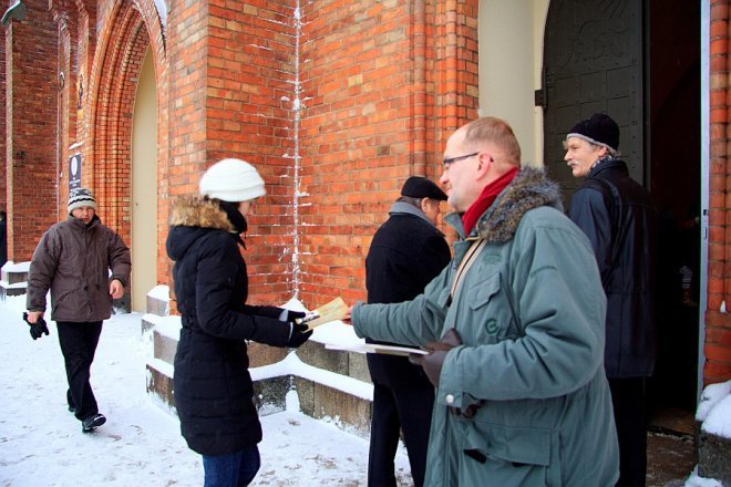 Rzekuń: 66. rocznica śmierci kpt. Aleksandra „Adama” Bednarczyka [16 XII 2012] - zdjęcie #13 - eOstroleka.pl