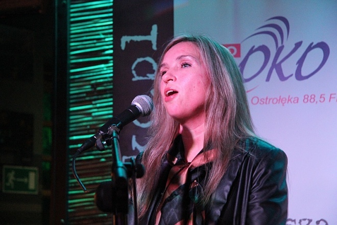 Julia Vikman wystąpiła w klubie Avalon [16 XII 2012] - zdjęcie #8 - eOstroleka.pl