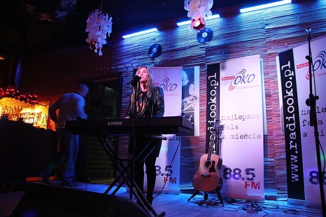 Julia Vikman wystąpiła w klubie Avalon [16 XII 2012] - zdjęcie #5 - eOstroleka.pl