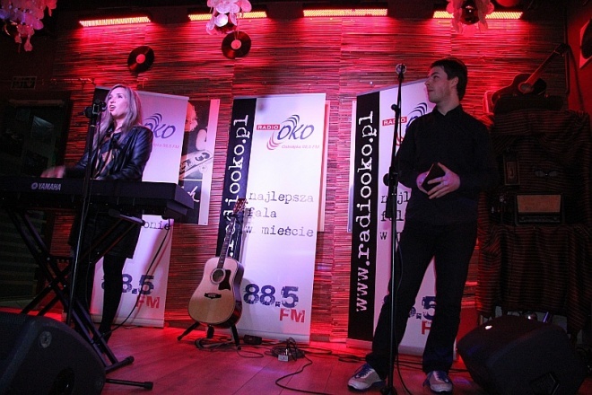 Julia Vikman wystąpiła w klubie Avalon [16 XII 2012] - zdjęcie #1 - eOstroleka.pl