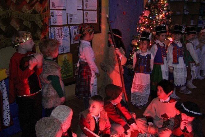 Jasełka w Przedszkolu Miejskim nr 7 [17 XII 2012] - zdjęcie #1 - eOstroleka.pl