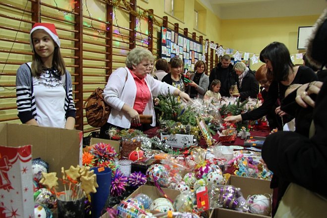 Świąteczne kolędowanie w Szkole Podstawowej nr 6 [18 XII 2012] - zdjęcie #30 - eOstroleka.pl