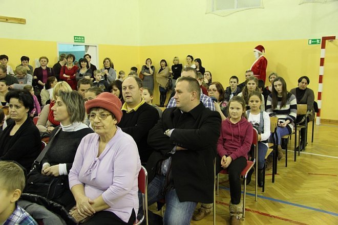 Świąteczne kolędowanie w Szkole Podstawowej nr 6 [18 XII 2012] - zdjęcie #19 - eOstroleka.pl