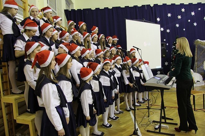 Świąteczne kolędowanie w Szkole Podstawowej nr 6 [18 XII 2012] - zdjęcie #15 - eOstroleka.pl