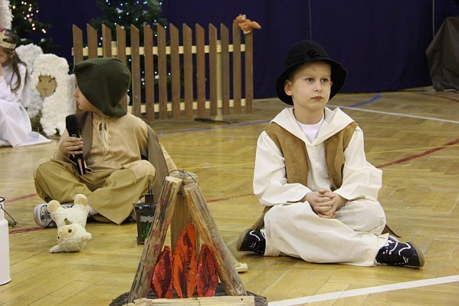 Świąteczne kolędowanie w Szkole Podstawowej nr 6 [18 XII 2012] - zdjęcie #5 - eOstroleka.pl