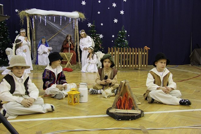 Świąteczne kolędowanie w Szkole Podstawowej nr 6 [18 XII 2012] - zdjęcie #31 - eOstroleka.pl