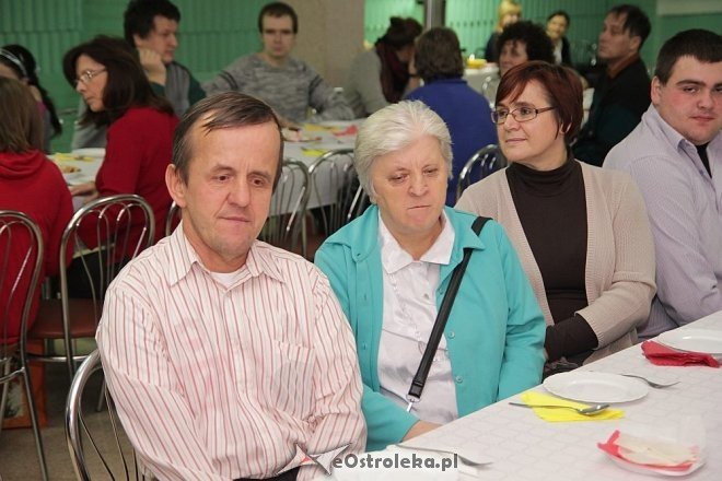 Spotkanie wigilijne Pomocnej Dłoni [18.12.2012] - zdjęcie #11 - eOstroleka.pl