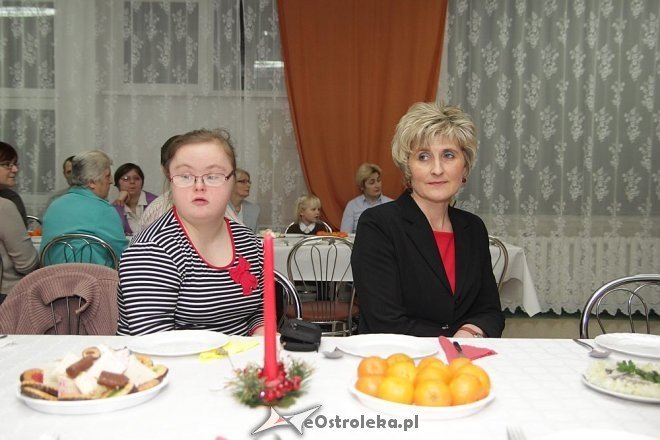 Spotkanie wigilijne Pomocnej Dłoni [18.12.2012] - zdjęcie #26 - eOstroleka.pl