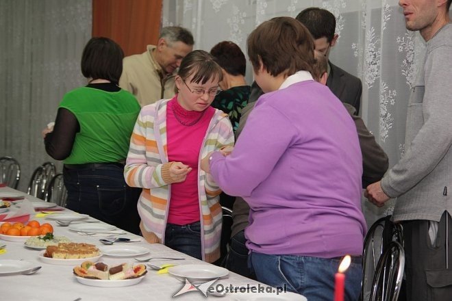 Spotkanie wigilijne Pomocnej Dłoni [18.12.2012] - zdjęcie #70 - eOstroleka.pl