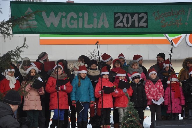 Wigilia miejska w Ostrołęce [22 XII 2012] - zdjęcie #81 - eOstroleka.pl