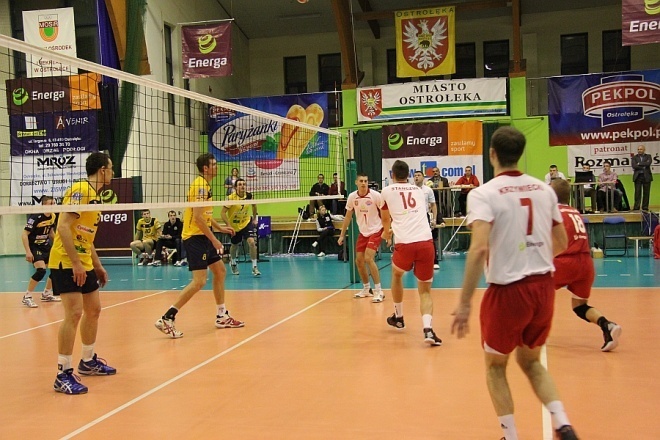 I liga: Camper Wyszków poległ w Ostrołęce [22 XII 2012] - zdjęcie #1 - eOstroleka.pl