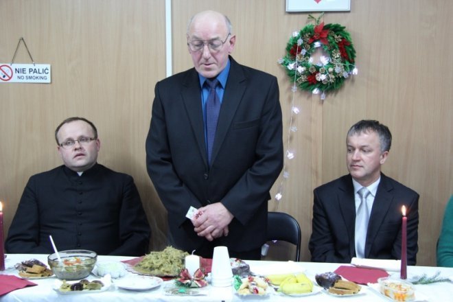 Spotkanie wigilijne na osiedlu Leśne [24 XII 2012] - zdjęcie #31 - eOstroleka.pl