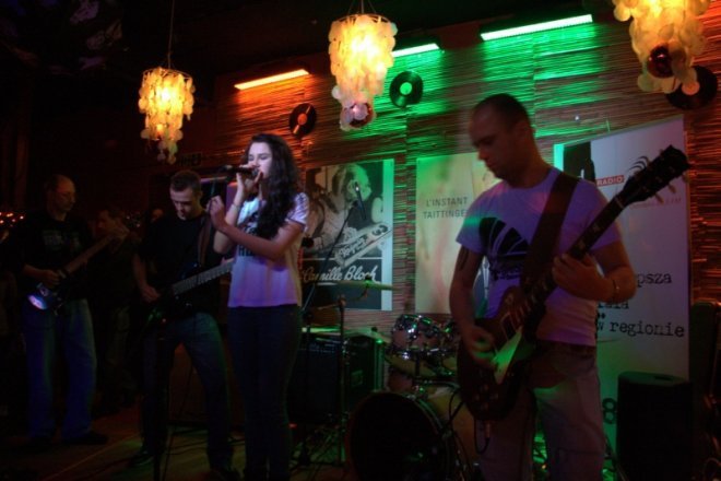 Koncert zespołu Vinyl w Avalonie [24 XII 2012] - zdjęcie #8 - eOstroleka.pl