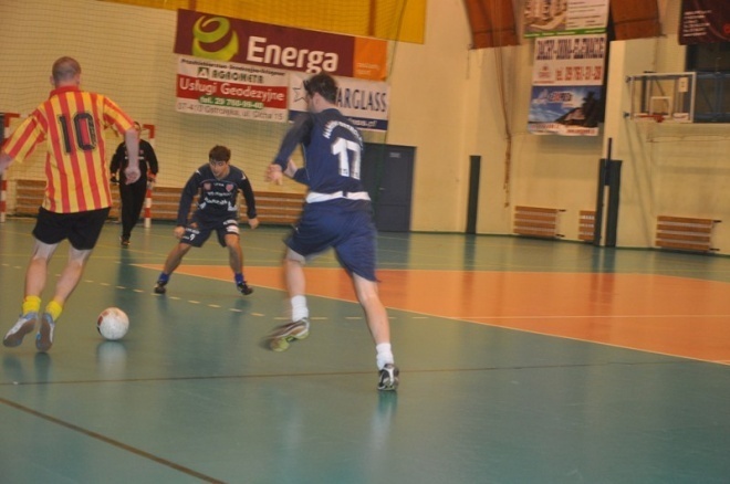 Nocna Liga Futsalu - 4. kolejka (04.01.2013) - zdjęcie #8 - eOstroleka.pl