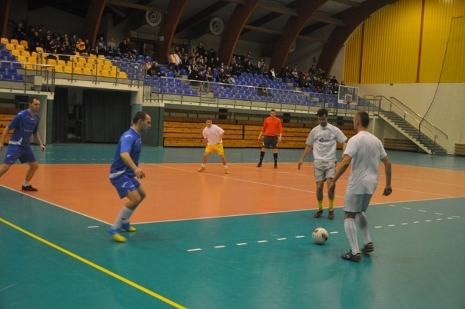 Nocna Liga Futsalu - 4. kolejka (04.01.2013) - zdjęcie #15 - eOstroleka.pl