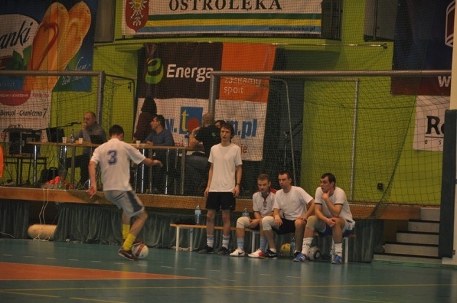 Nocna Liga Futsalu - 4. kolejka (04.01.2013) - zdjęcie #30 - eOstroleka.pl