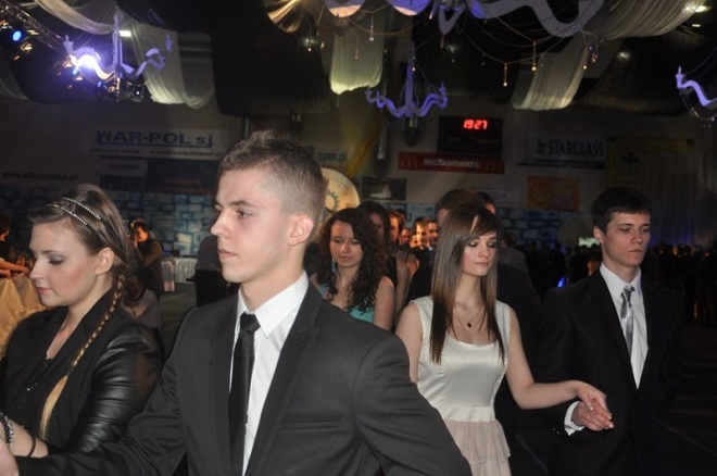 Studniówka III LO (05.01.2013) - zdjęcie #163 - eOstroleka.pl