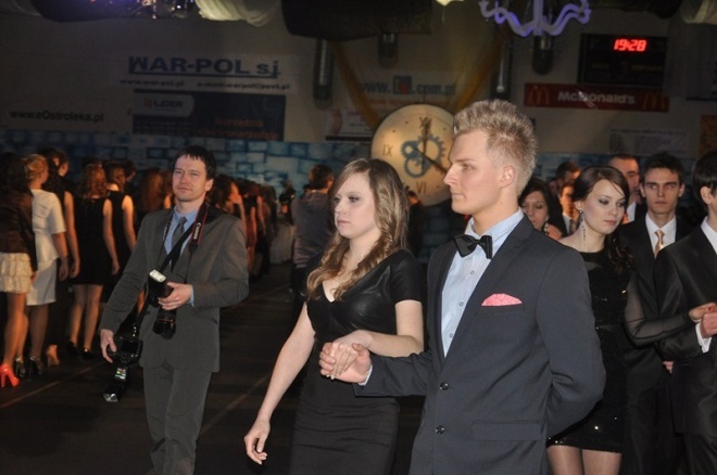 Studniówka III LO (05.01.2013) - zdjęcie #162 - eOstroleka.pl