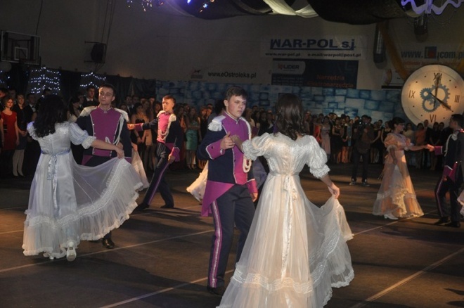 Studniówka III LO (05.01.2013) - zdjęcie #136 - eOstroleka.pl