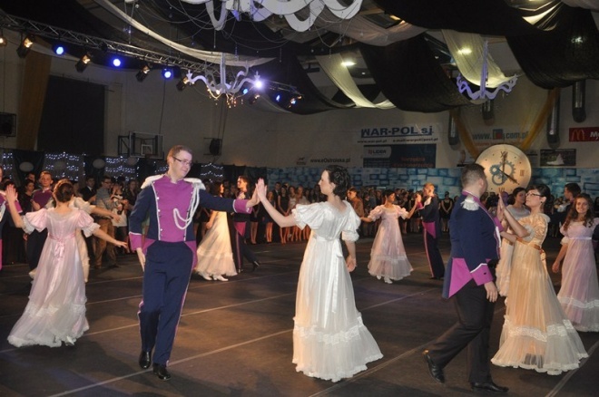 Studniówka III LO (05.01.2013) - zdjęcie #133 - eOstroleka.pl