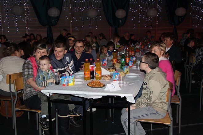 Dyskoteka z Mikołajem w III LO [6 I 2013] - zdjęcie #19 - eOstroleka.pl