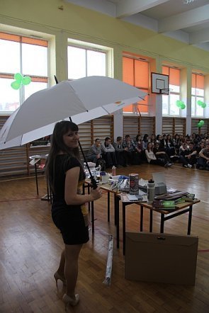 WOŚP 2013: II LO sprzedało kilkadziesiąt przedmiotów [10 I 2013] - zdjęcie #2 - eOstroleka.pl