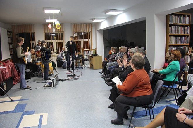 Noworocozny wieczór w Arce: Koncert zespołu Droga na Ostrołękę [11 I 2013] - zdjęcie #13 - eOstroleka.pl