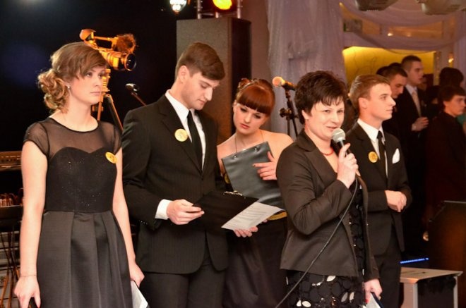 Studniówka 2013: Bal maturalny uczniów II SLO [13 I 2013]  - zdjęcie #147 - eOstroleka.pl