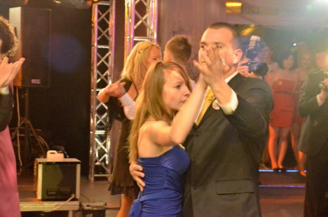 Studniówka 2013: Bal maturalny uczniów II SLO [13 I 2013]  - zdjęcie #146 - eOstroleka.pl