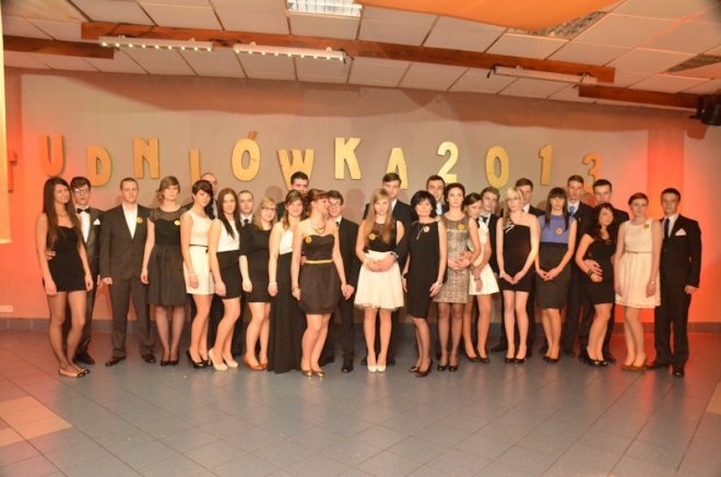 Studniówka 2013: Bal maturalny uczniów II SLO [13 I 2013]  - zdjęcie #56 - eOstroleka.pl