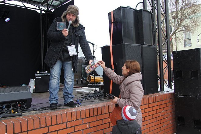 WOŚP 2013: Pierwsze wyniki zbiórki. Wolontariusze zebrali ponad 14 tysięcy złotych [13 I 2013] - zdjęcie #59 - eOstroleka.pl