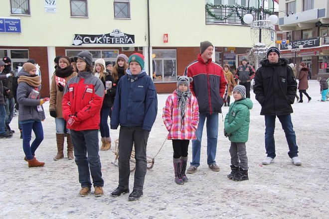 WOŚP 2013: Pierwsze wyniki zbiórki. Wolontariusze zebrali ponad 14 tysięcy złotych [13 I 2013] - zdjęcie #58 - eOstroleka.pl