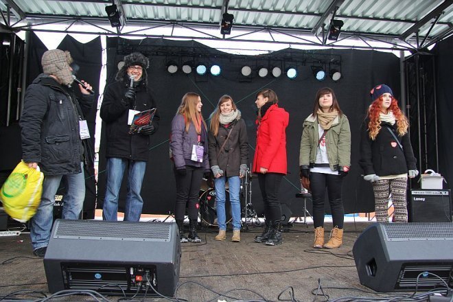 WOŚP 2013: Pierwsze wyniki zbiórki. Wolontariusze zebrali ponad 14 tysięcy złotych [13 I 2013] - zdjęcie #53 - eOstroleka.pl