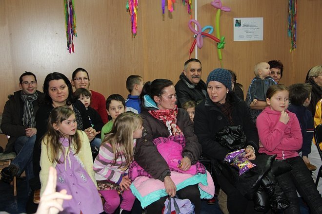 Choinka noworoczna i spotkanie z Nikołajem dla mieszkańców osiedla Leśne [14 I 2013] - zdjęcie #37 - eOstroleka.pl