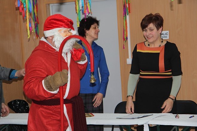 Choinka noworoczna i spotkanie z Nikołajem dla mieszkańców osiedla Leśne [14 I 2013] - zdjęcie #28 - eOstroleka.pl