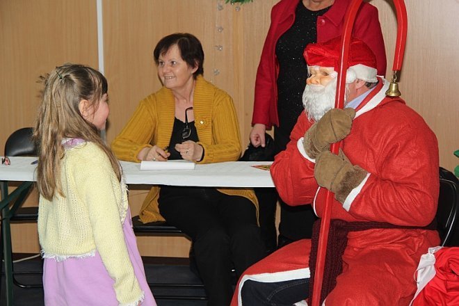 Choinka noworoczna i spotkanie z Nikołajem dla mieszkańców osiedla Leśne [14 I 2013] - zdjęcie #22 - eOstroleka.pl